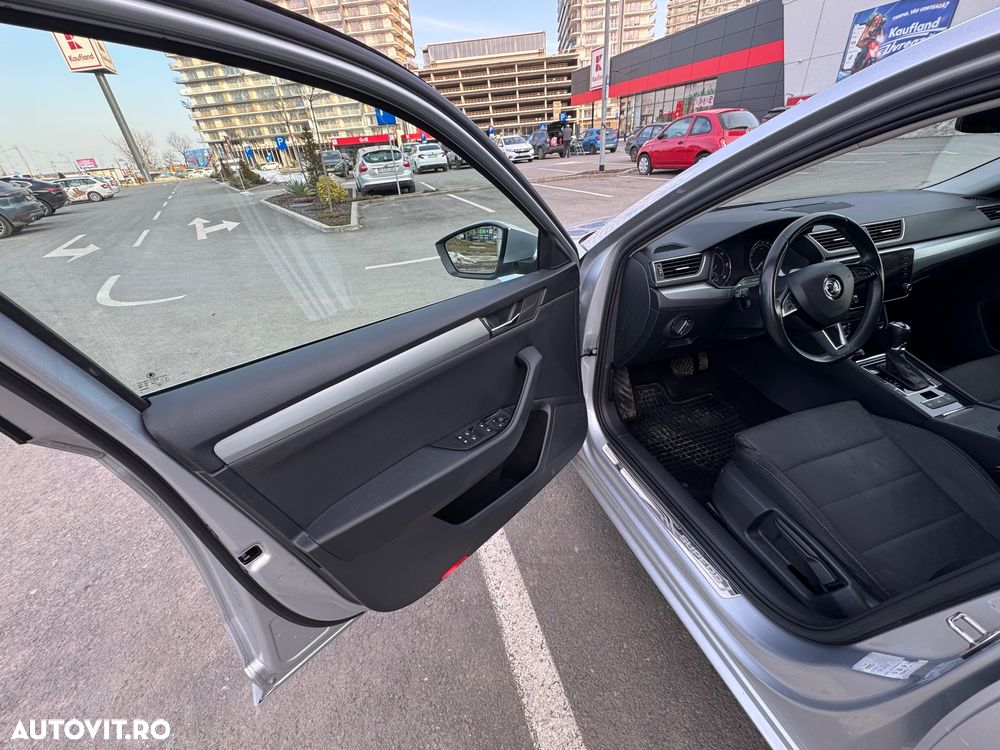 Skoda Superb 2.0 TDI DSG Ambition - 10