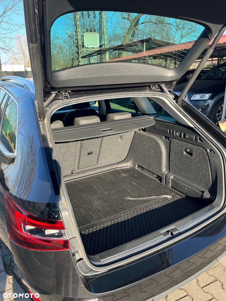 Skoda Superb 2.0 TDI Ambition DSG - 11