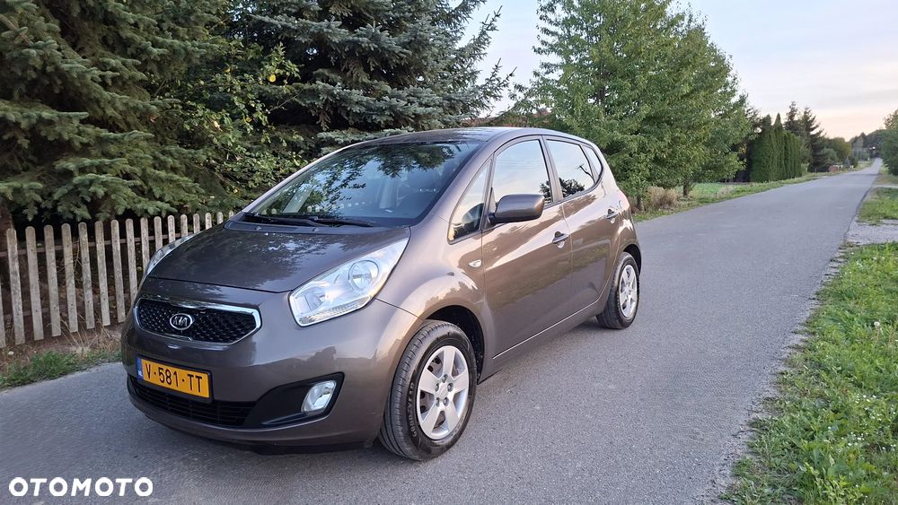 Kia Venga 1.6 L - 6