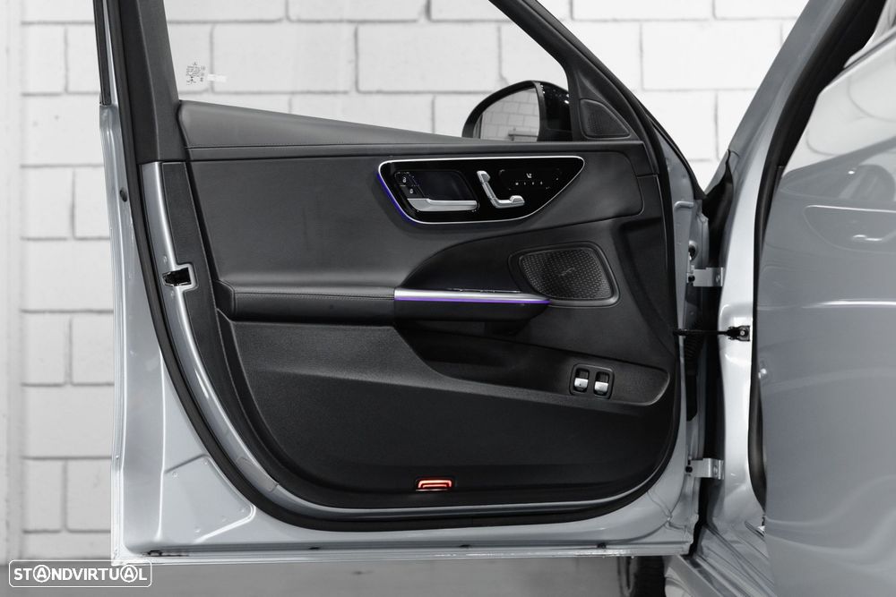 Mercedes-Benz C 300 e T 9G-TRONIC AMG Line - 33