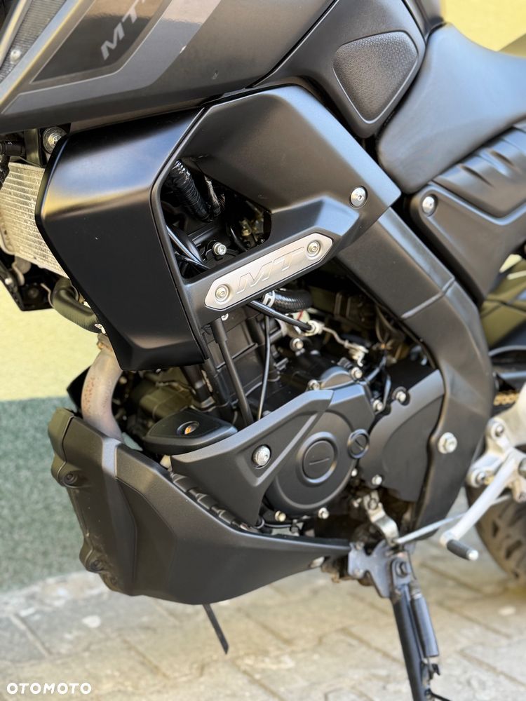 Yamaha MT - 30