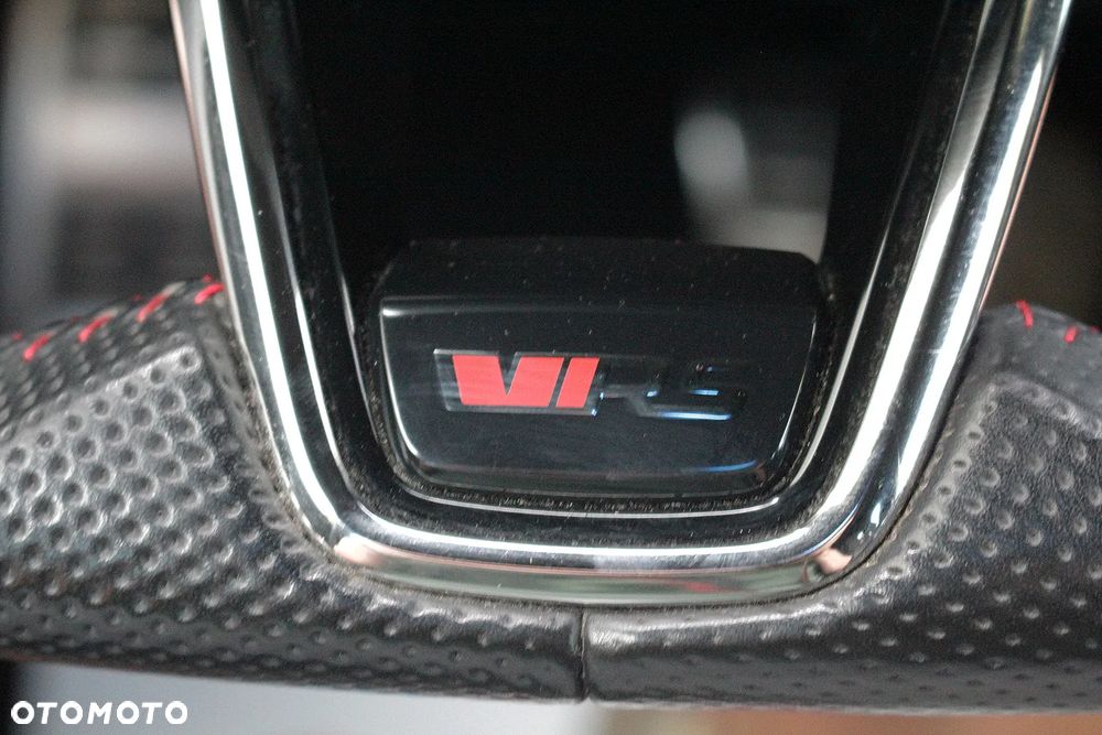 Skoda Octavia 2.0 TDI DSG RS - 36