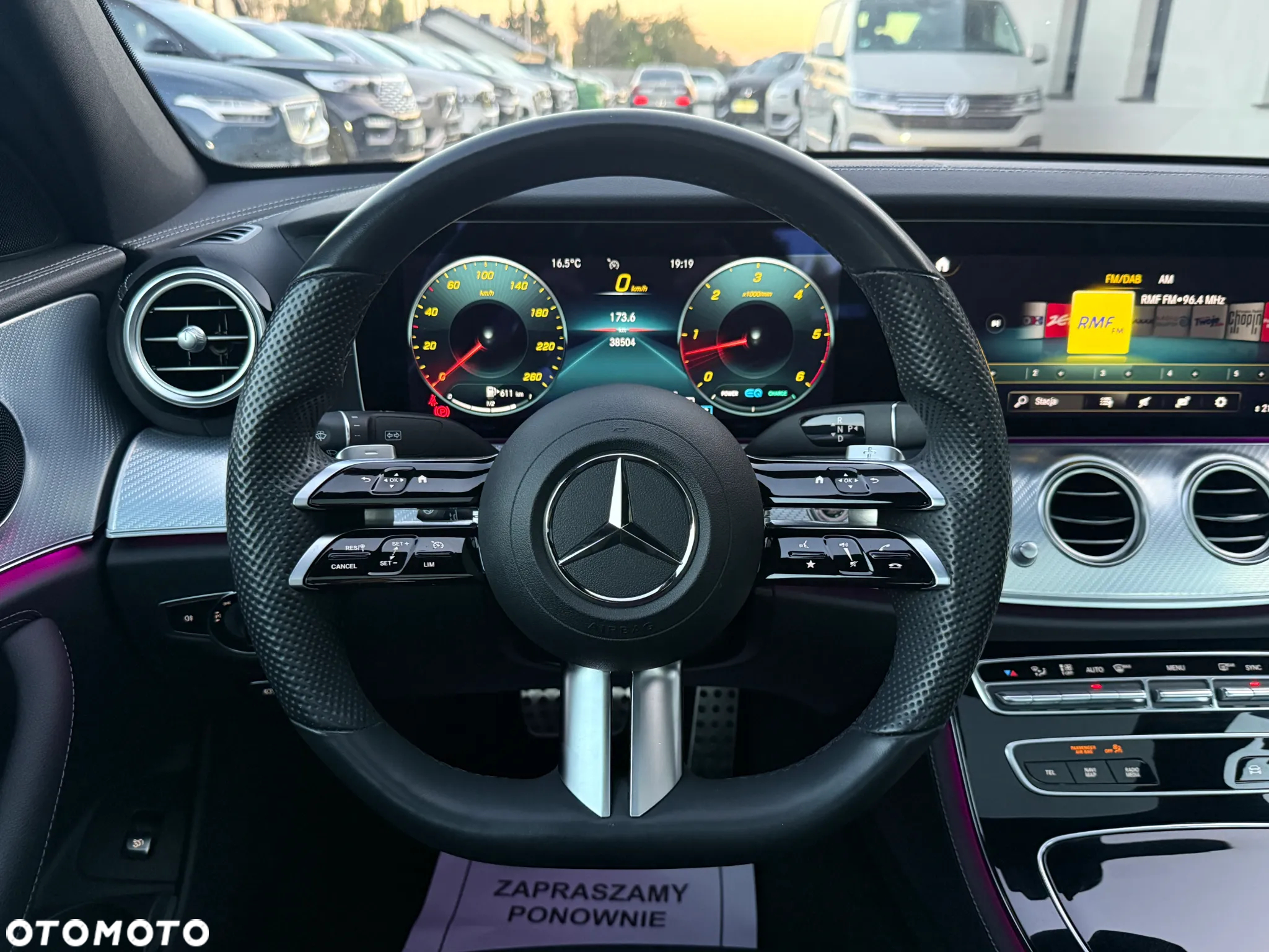 Mercedes-Benz Klasa E 220 d 4Matic T 9G-TRONIC AMG Line - 36