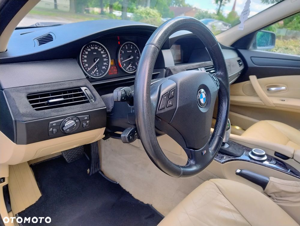 BMW Seria 5 523i Touring Edition Exclusive - 11