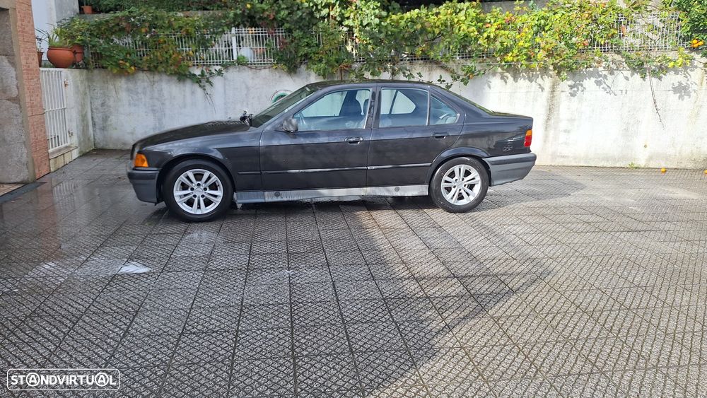 BMW 316 i Touring - 12