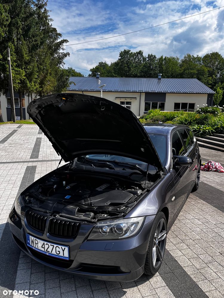 BMW Seria 3 325i xDrive - 15