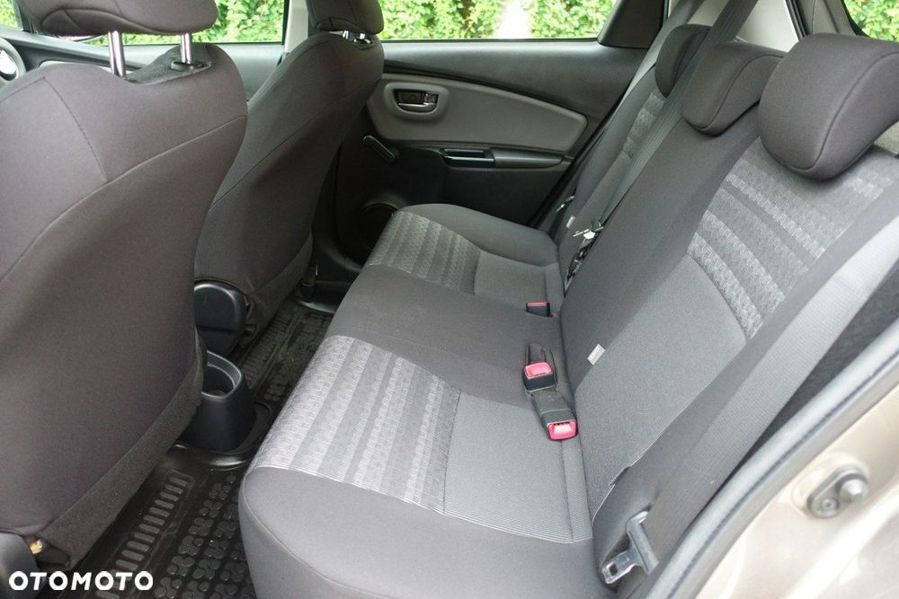 Toyota Yaris - 10