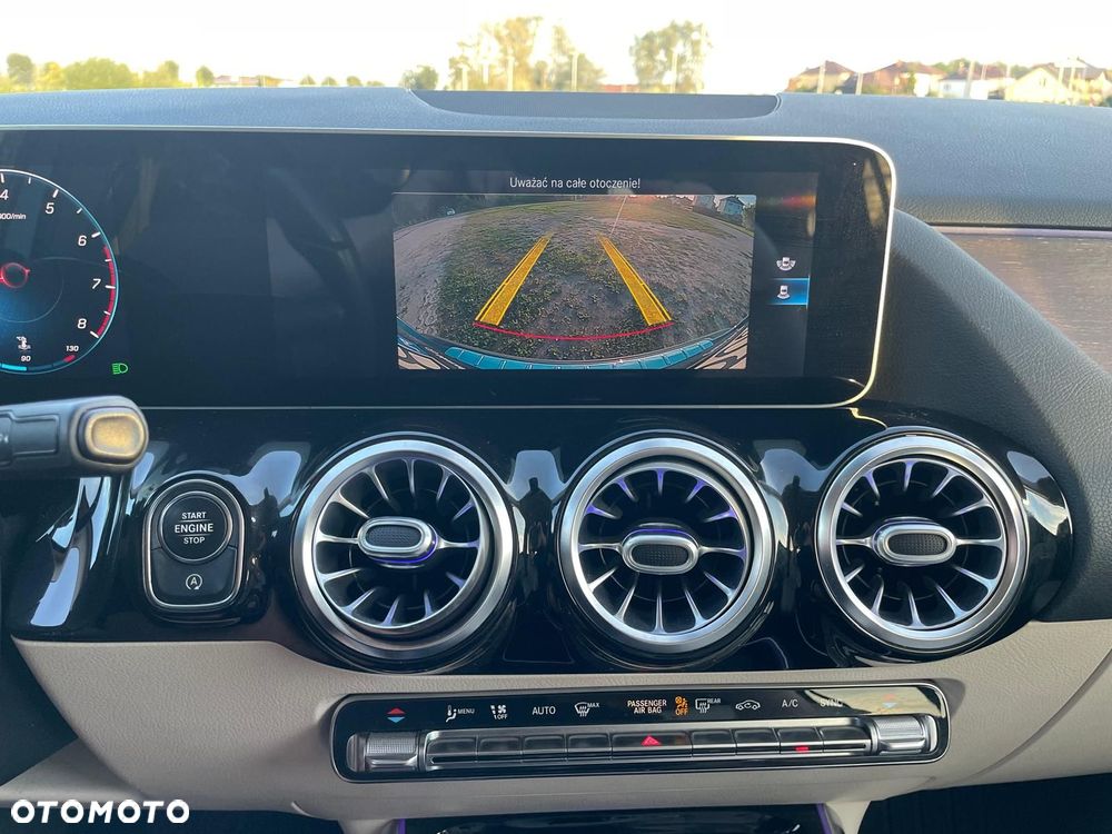 Mercedes-Benz GLA 250 8G-DCT - 14