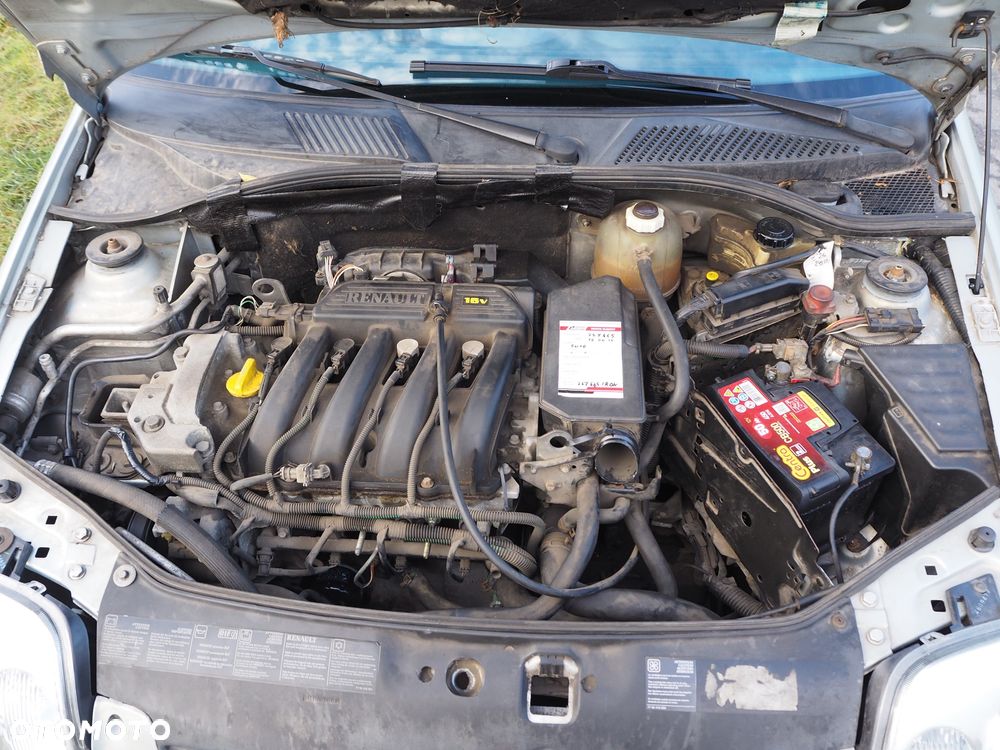 Renault Clio 1.4i RT - 10