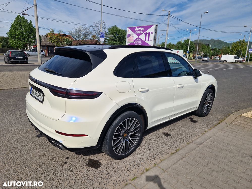 Porsche Cayenne S - 4