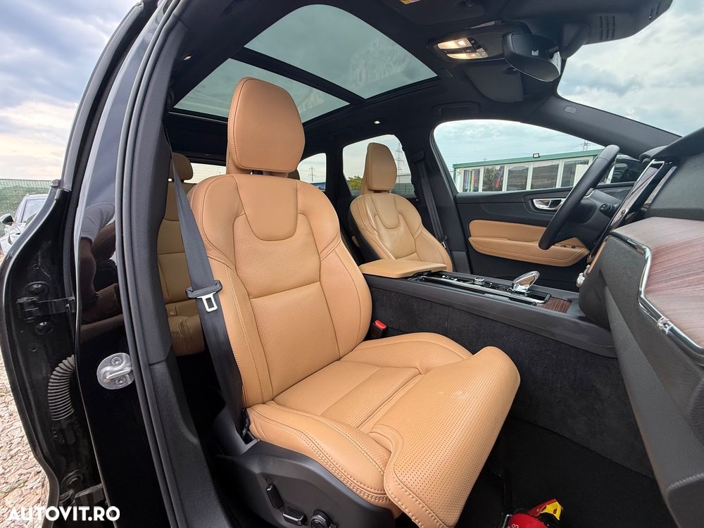Volvo XC 60 T8 AWD Plus Dark - 31