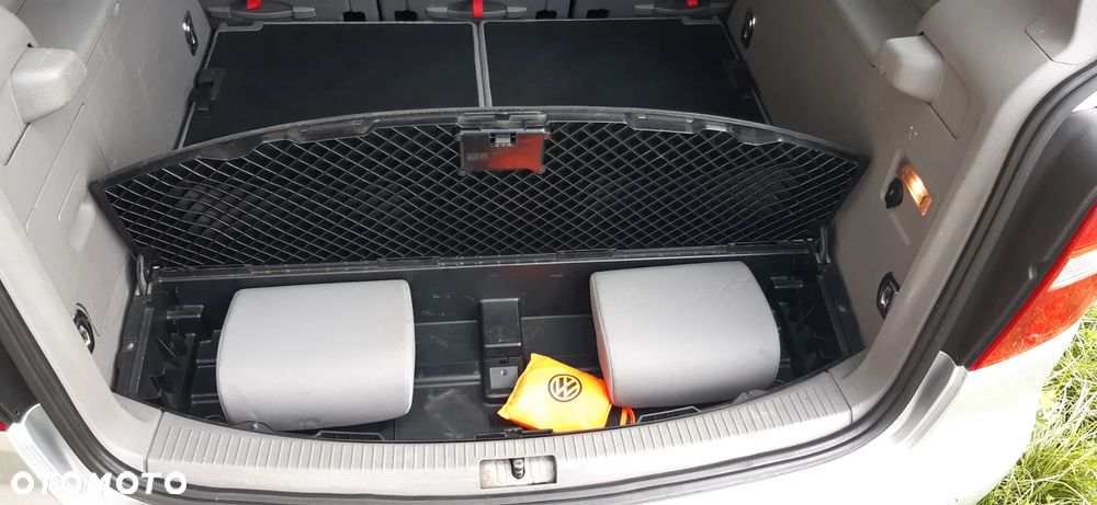 Volkswagen Touran 1.9 TDI Conceptline - 22
