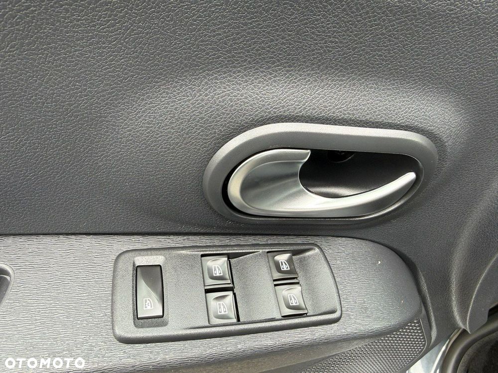 Dacia Lodgy dCi 110 Stepway - 27