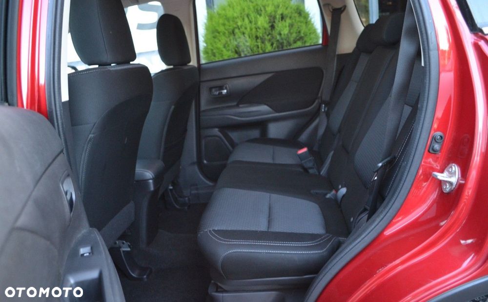 Mitsubishi Outlander 2.0 Intense + 2WD - 7
