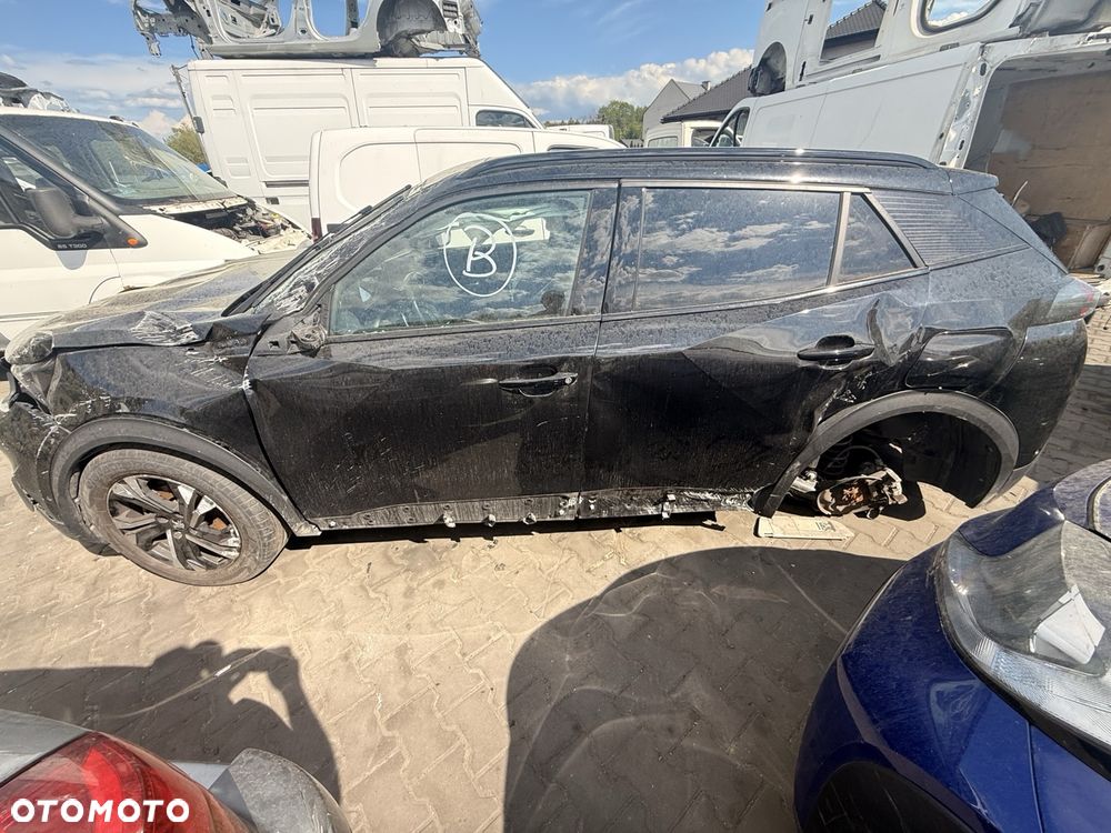Peugeot 2008 PureTech 130 EAT8 GT - 5