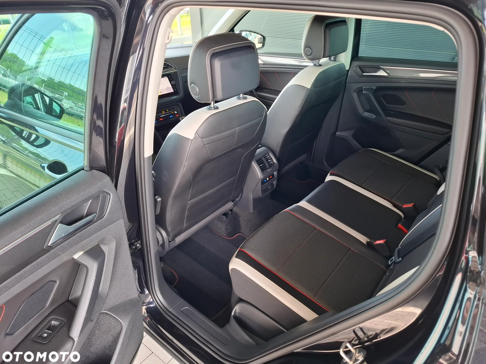 Volkswagen Tiguan 2.0 TDI SCR Urban Sport - 15