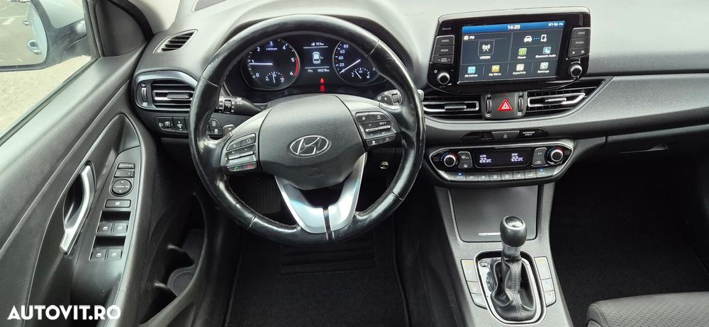 Hyundai i30 Kombi 1.6 CRDI DCT Passion - 10