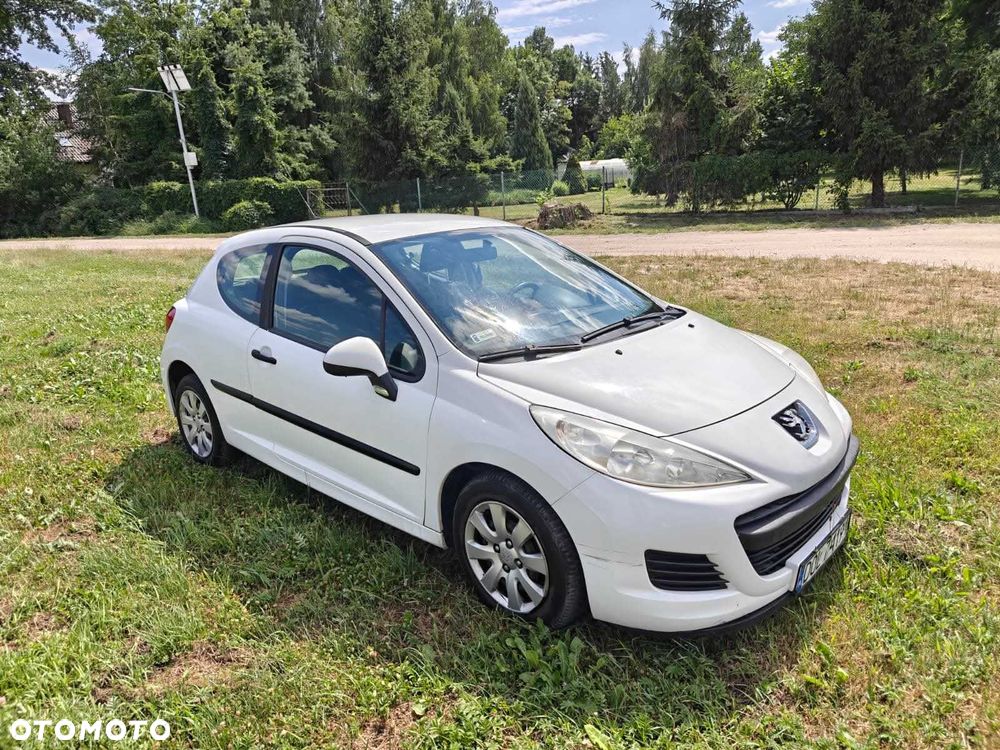 Peugeot 207 - 1