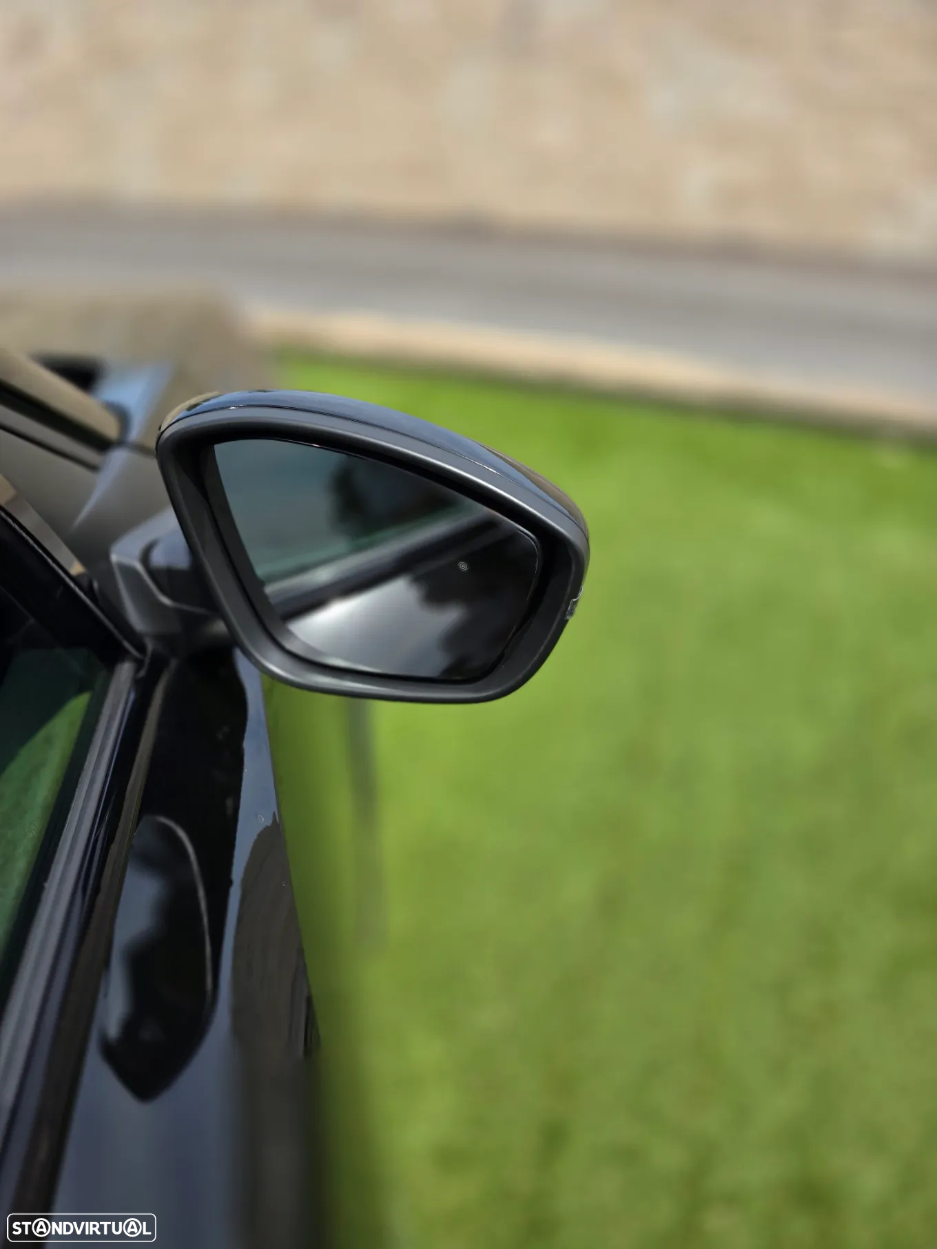 Peugeot e-2008 50 kWh GT - 8