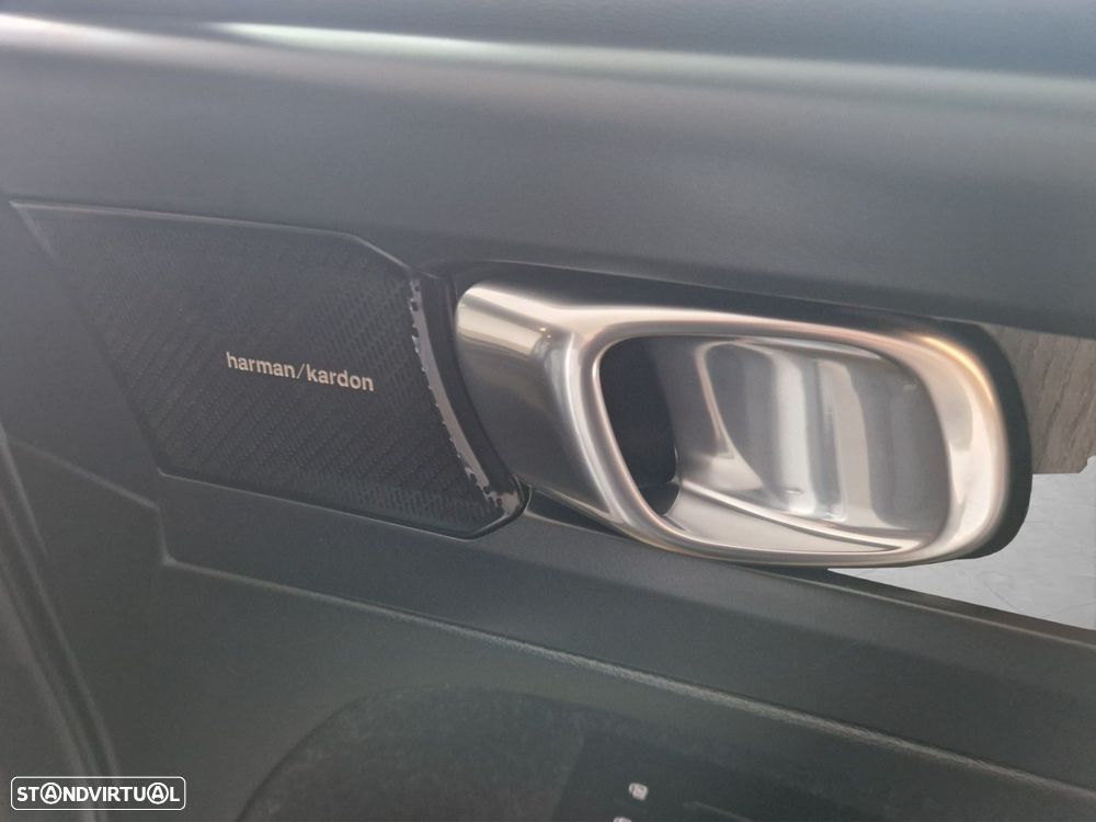 Volvo XC 40 2.0 D3 Momentum Plus - 17