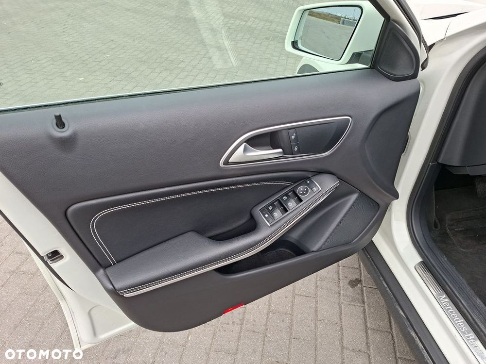 Mercedes-Benz GLA 250 4-Matic - 25