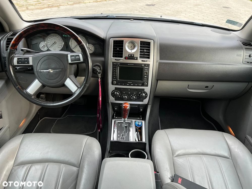 Chrysler 300C - 13