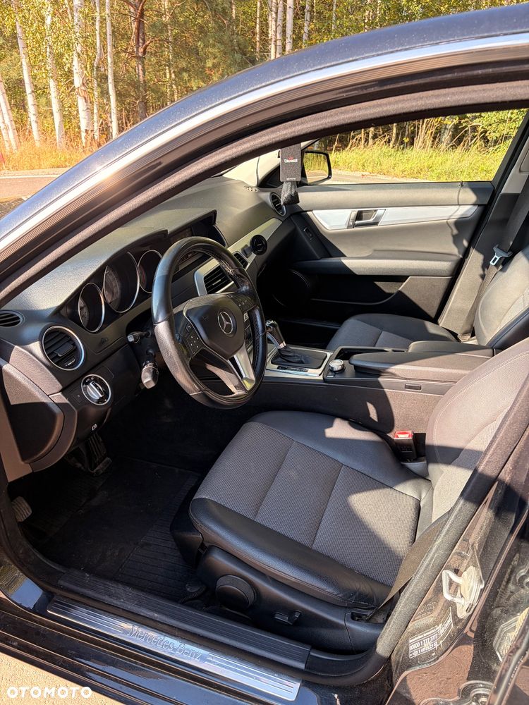 Mercedes-Benz Klasa C 220 CDI DPF (BlueEFFICIENCY) 7G-TRONIC Avantgarde - 8