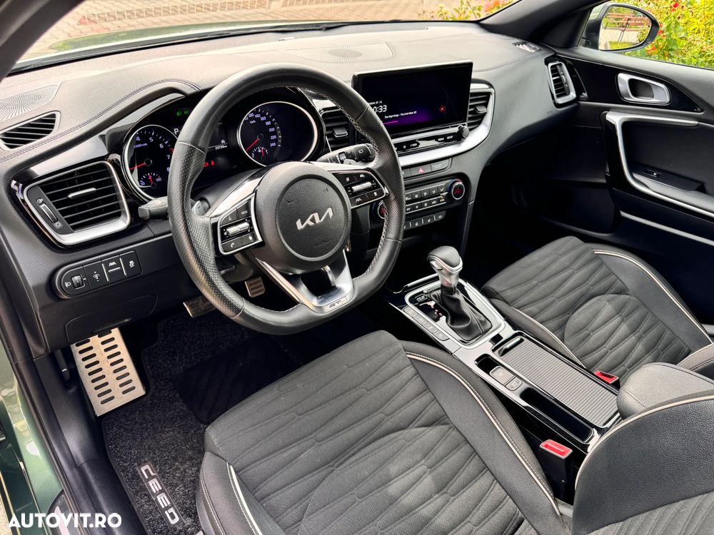 Kia Ceed 1.5 T-GDI 7DCT MHEV GT Line - 11