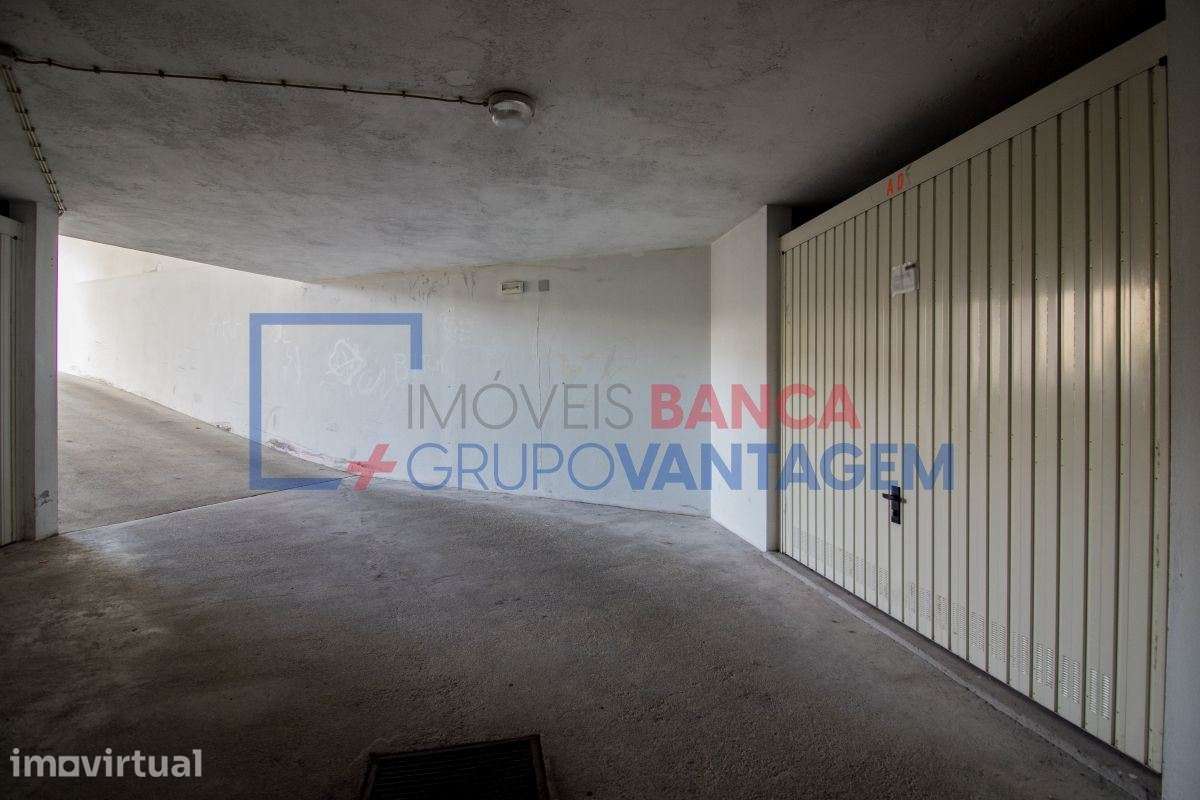 Garagem com 13m², para arrumos, no centro do Cadaval - Grande imagem: 5/15