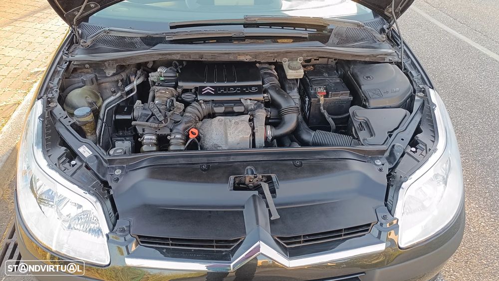 Citroën C4 1.6 HDi 110 VTR - 23