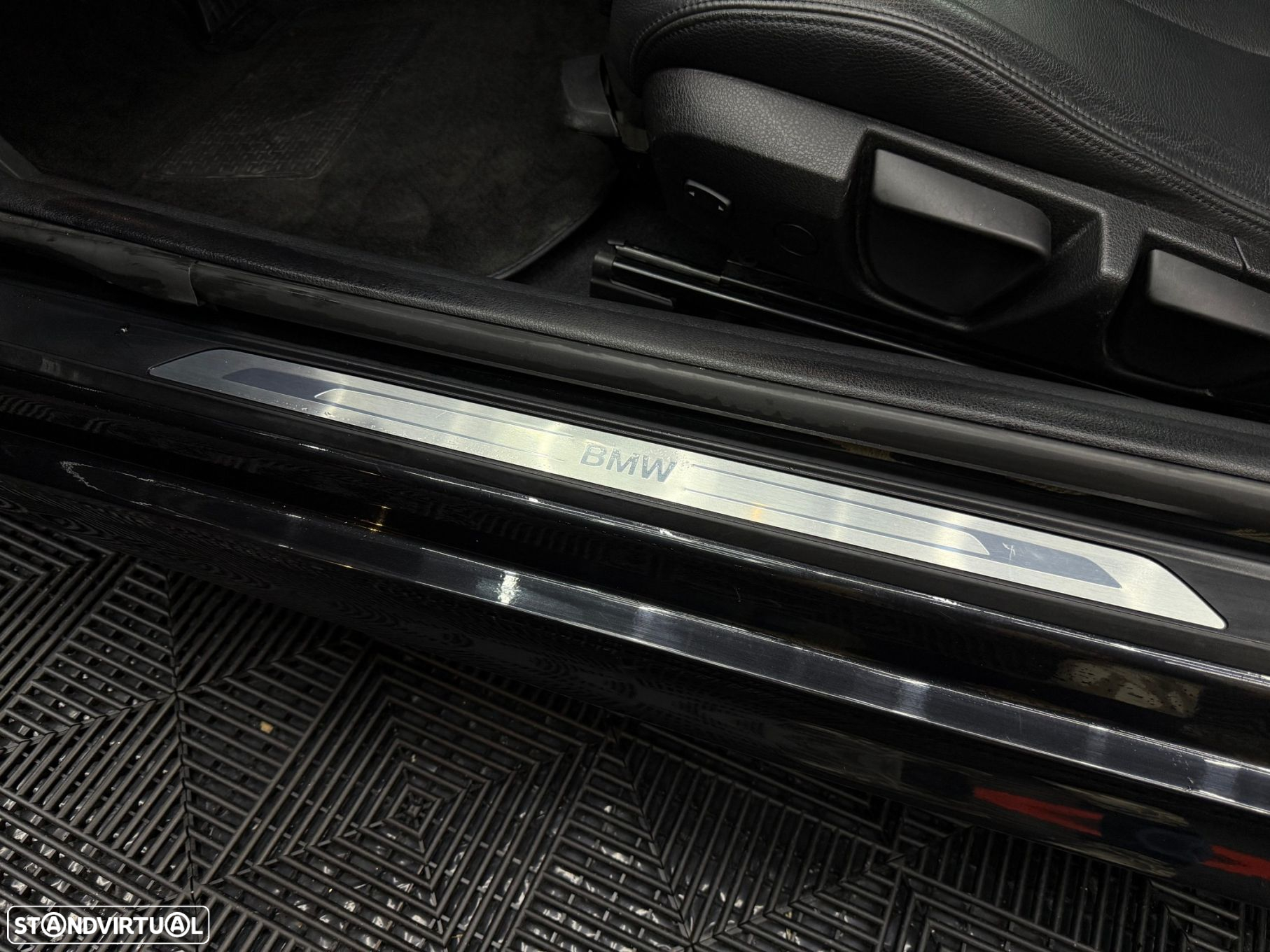 BMW 220 d Cabrio Pack M Auto - 26