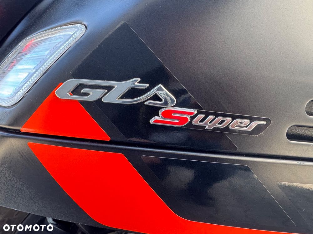 Vespa GTS - 15