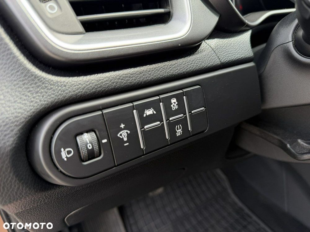 Kia XCeed 1.5 T-GDI M - 19