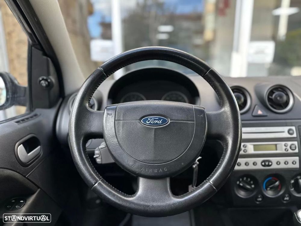 Ford Fiesta 1.25 Ghia - 18
