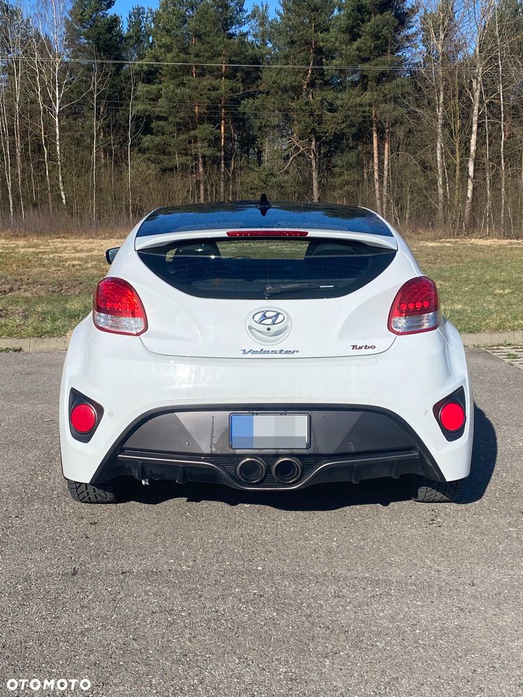 Hyundai Veloster - 4