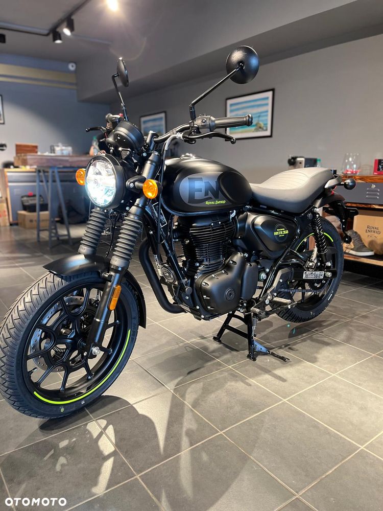 Royal Enfield HNTR - 2