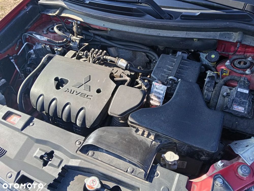 Mitsubishi Outlander 2.0 Intense 4WD CVT - 18