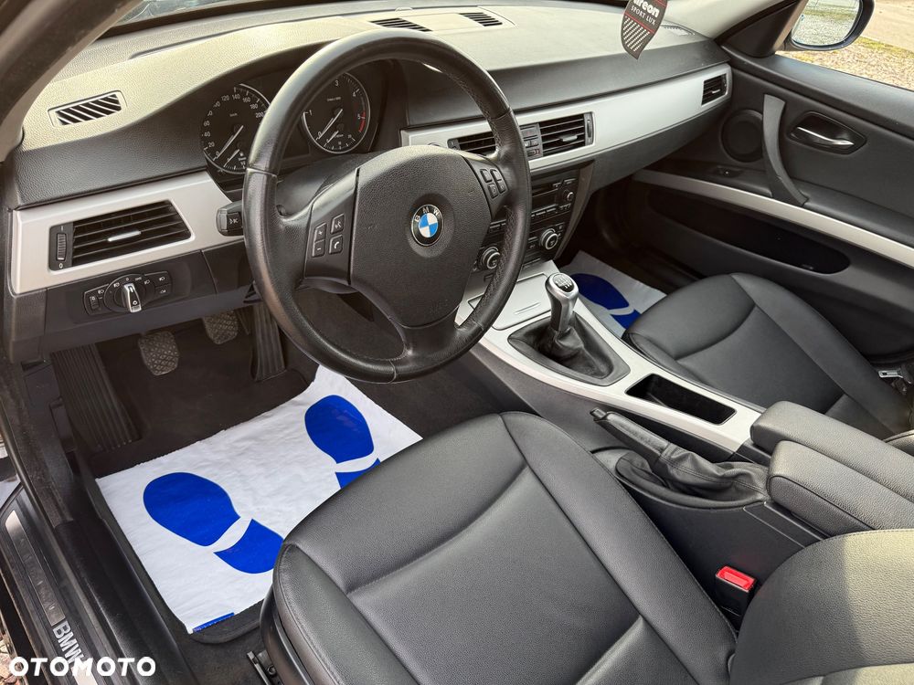 BMW Seria 3 318d DPF Edition Exclusive - 13