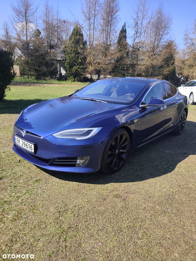 Tesla Model S - 9
