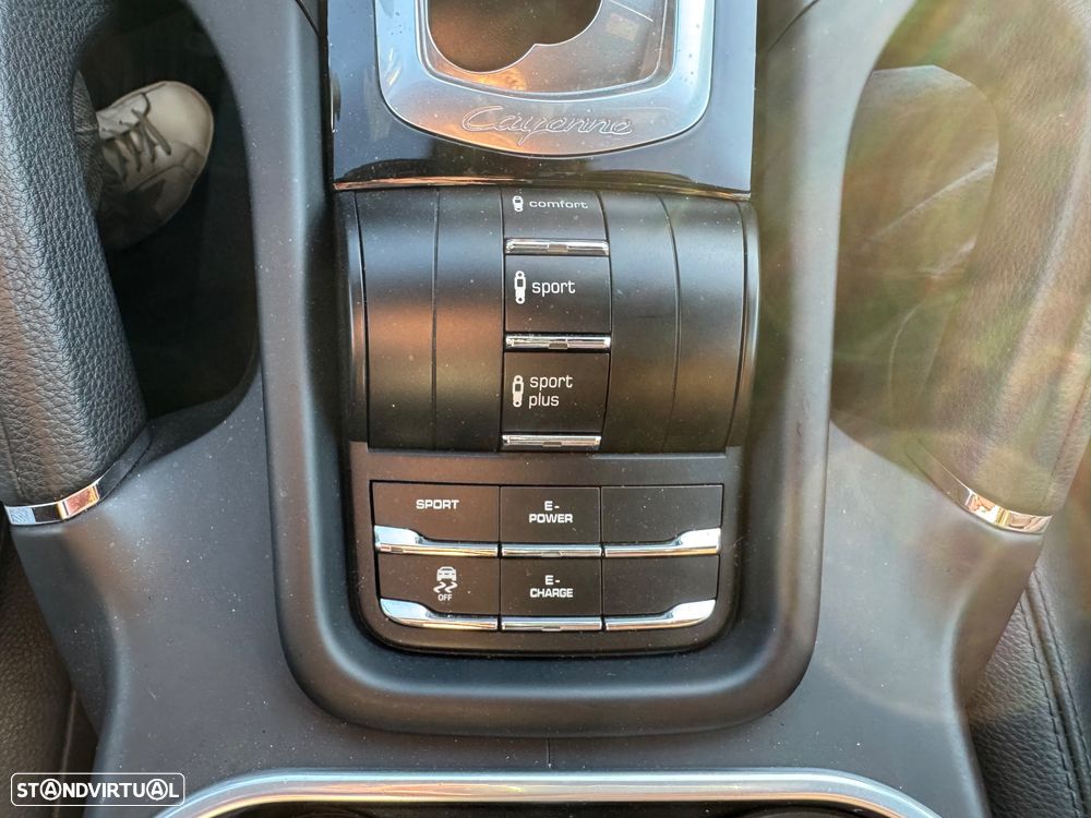 Porsche Cayenne - 30