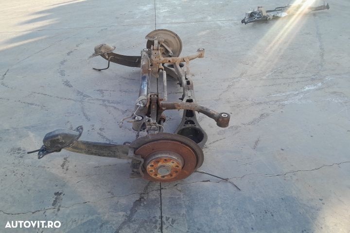 Punte spate Volkswagen VW Passat B6 [2005 - 2010] wagon 5-usi 2.0 Blu - 4