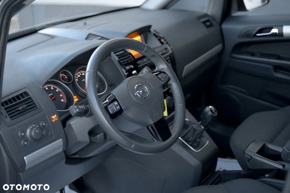 Opel Zafira 1.8 Cosmo EU5 - 8