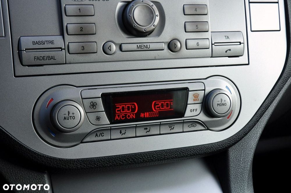 Ford Kuga - 32
