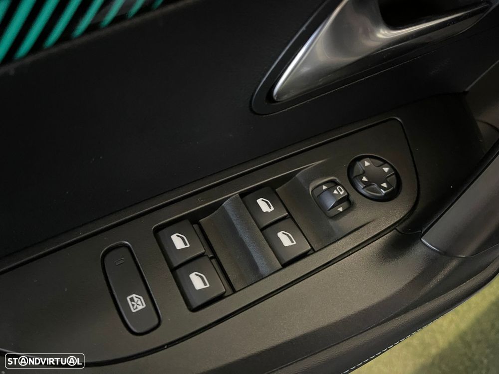 Peugeot 2008 1.5 BlueHDi Allure - 29