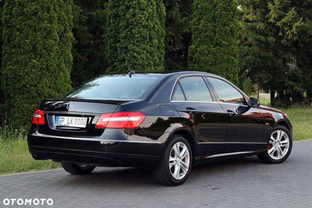Mercedes-Benz Klasa E 200 CGI BlueEffICIENCY Avantgarde - 14