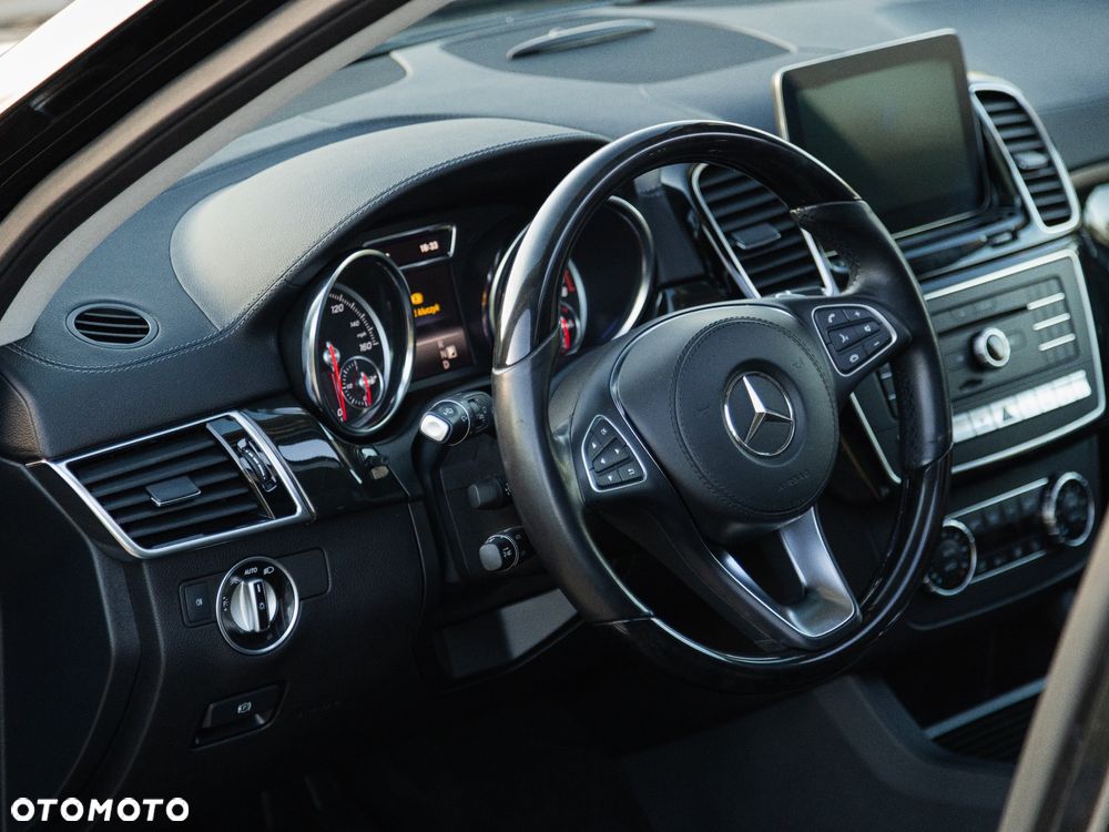 Mercedes-Benz GLS - 10