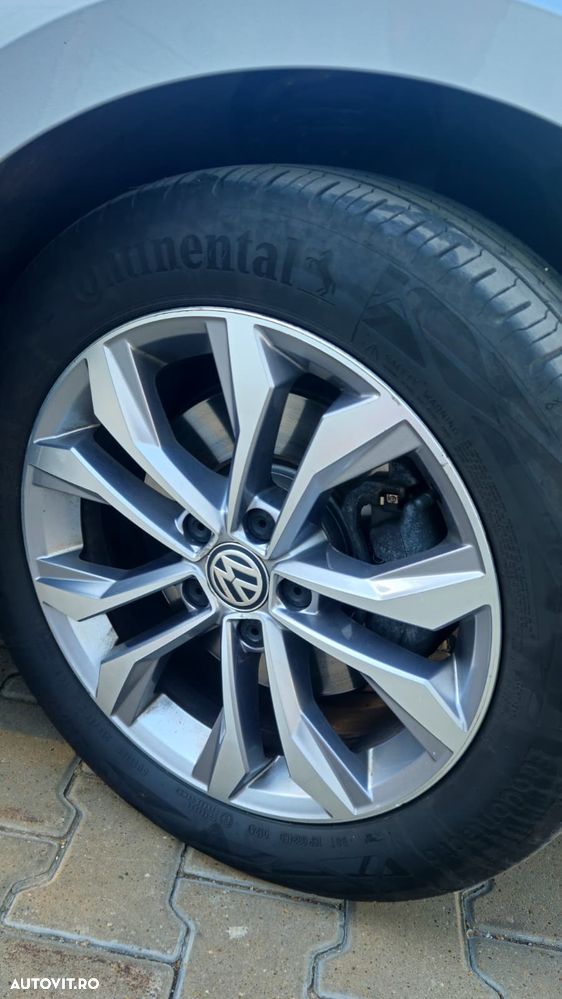 Volkswagen Passat 1.6 TDI SCR DSG - 7