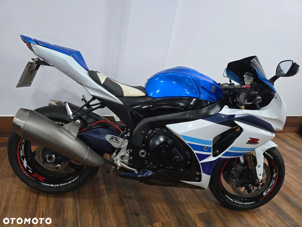 Suzuki GSX-R - 25