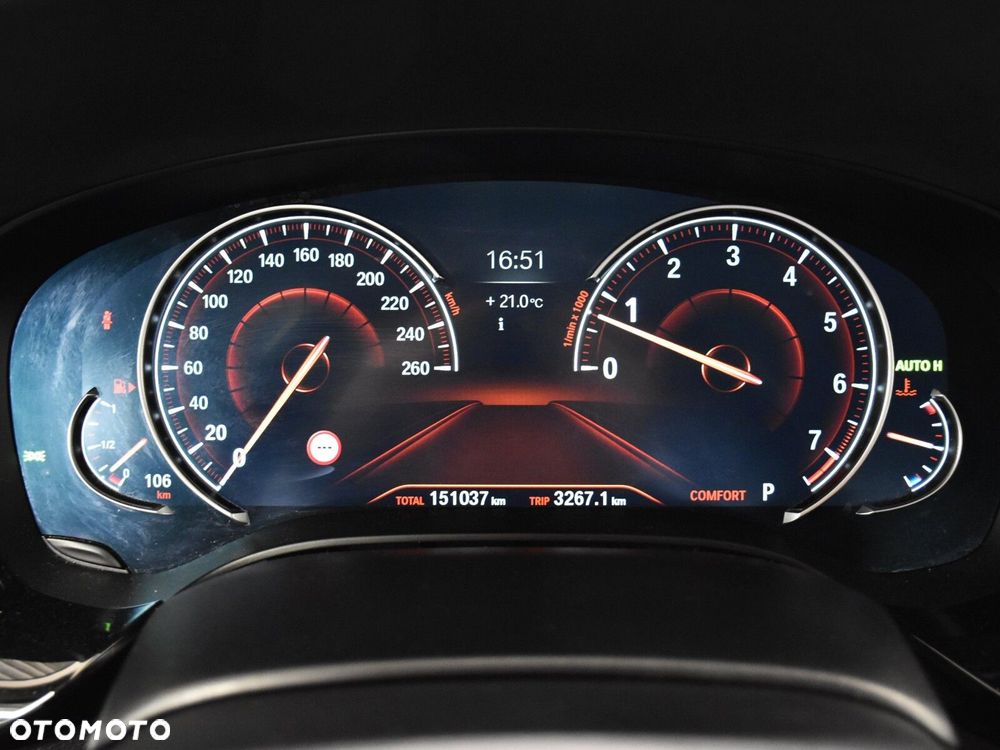 BMW Seria 5 530i GPF xDrive Luxury Line sport - 23