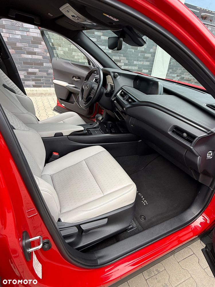 Lexus UX - 14